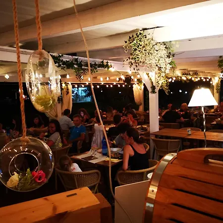 Rey Club مونتي ناي