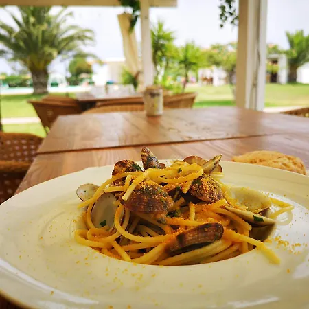 Rey Club 3* مونتي ناي